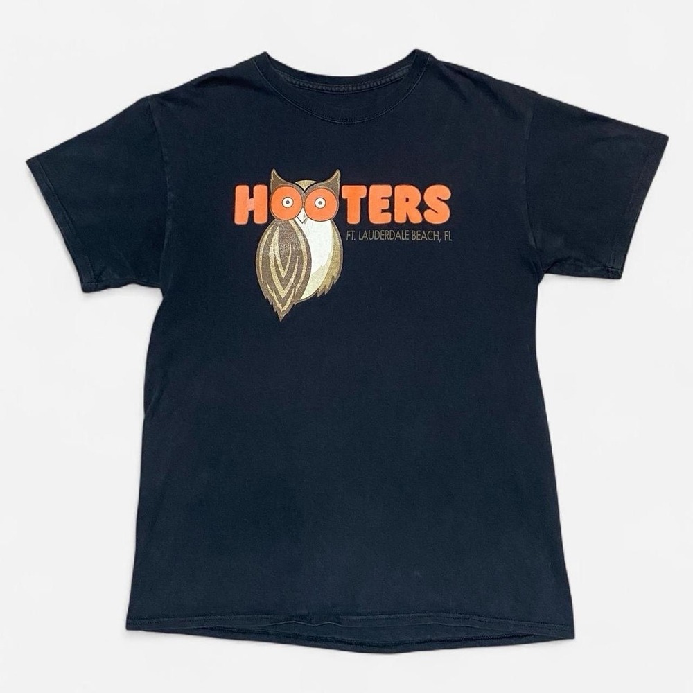 Vintage Hooters Ft. Lauderdale, FL black T-shirt